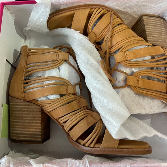 Vince Camuto Kaiann Sandal - Picture 7 of 8